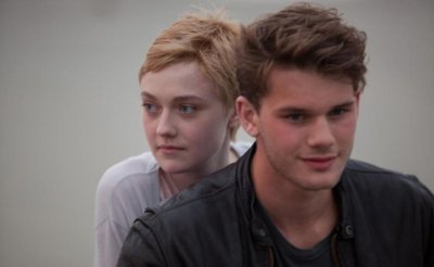 Most jó - Dakota Fanning és Jeremy Irvine