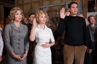 Hitchcock - Jessica Biel, Scarlett Johanssson és James DArcy, mint Anthony Perkins