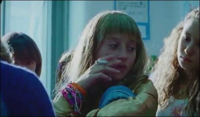 lány macskával - giulia salerno